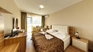 Фото номера Двухместный номер с 2 отдельными кроватями Отель Balneo &amp; SPA Hotel Aura г. Велинград 10