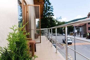 Фото номера Двухместный номер Делюкс с 1 кроватью и балконом Гостевой дом Guest House Elena г. Велинград 3