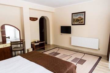 Фото номера Двухместный номер Делюкс с 1 кроватью и балконом Гостевой дом Guest House Elena г. Велинград 4