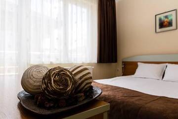 Фото номера Двухместный номер с 1 кроватью и балконом Гостевой дом Guest House Elena г. Велинград 3
