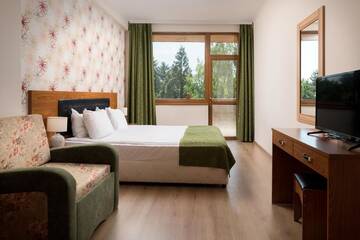 Фото номера Люкс с балконом - С бесплатным доступом в спа-центр Отель SPA Hotel Elbrus г. Велинград 2