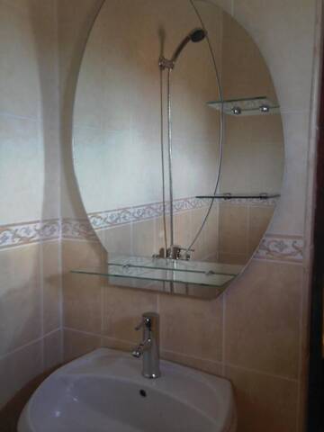 Фото номера Трехместный номер с балконом Гостевой дом Guest House PIP г. Велинград 6