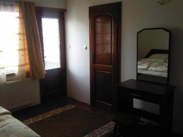 Фото номера Двухместный номер с 1 кроватью и балконом Гостевой дом Guest House PIP г. Велинград 3