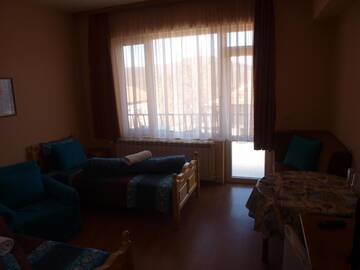 Фото номера Двухместный номер Делюкс с 1 кроватью и балконом Гостевой дом Guest House Gergevana г. Велинград 5