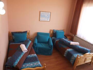 Фото номера Двухместный номер Делюкс с 1 кроватью и балконом Гостевой дом Guest House Gergevana г. Велинград 6