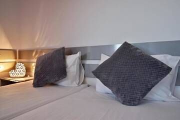 Фото номера Номер-студио с балконом Гостевой дом Saint Maria Guest House г. Велинград 2