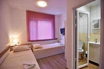 Фото номера Двухместный номер с 1 кроватью Гостевой дом Saint Maria Guest House г. Велинград 3