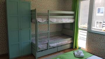 Фото номера Четырехместный номер с балконом Гостевой дом Casa Vivaldi г. Велинград 5