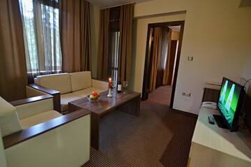 Фото номера Люкс с 2 спальнями (4 взрослых) Отель Spa Hotel Kleptuza г. Велинград 3