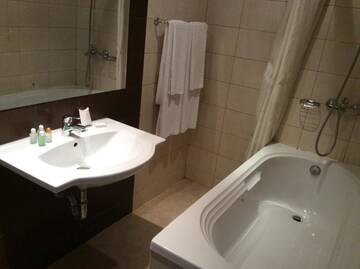 Фото номера Суперлюкс с балконом Отель Spa Hotel Kleptuza г. Велинград 5