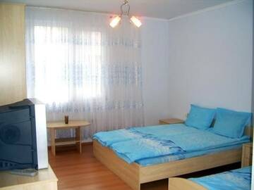 Фото номера Трехместный номер с балконом Отель Family Hotel Velevi г. Велинград 5