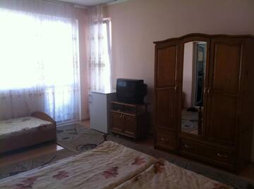 Фото номера Трехместный номер с балконом Отель Family Hotel Velevi г. Велинград 11