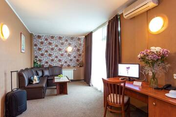 Фото номера Люкс с 2 спальнями Отель Park Hotel Olymp &amp; SPA г. Велинград 4