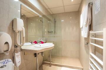 Фото номера Полулюкс с балконом Отель Park Hotel Olymp &amp; SPA г. Велинград 3