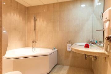 Фото номера Суперлюкс с двумя спальнями и балконом Отель Park Hotel Olymp &amp; SPA г. Велинград 7