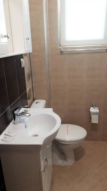 Фото номера Двухместный номер Делюкс с 1 кроватью и балконом Гостевой дом Guest House Radoychevi г. Велинград 7